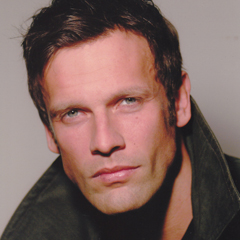 ナレーター写真